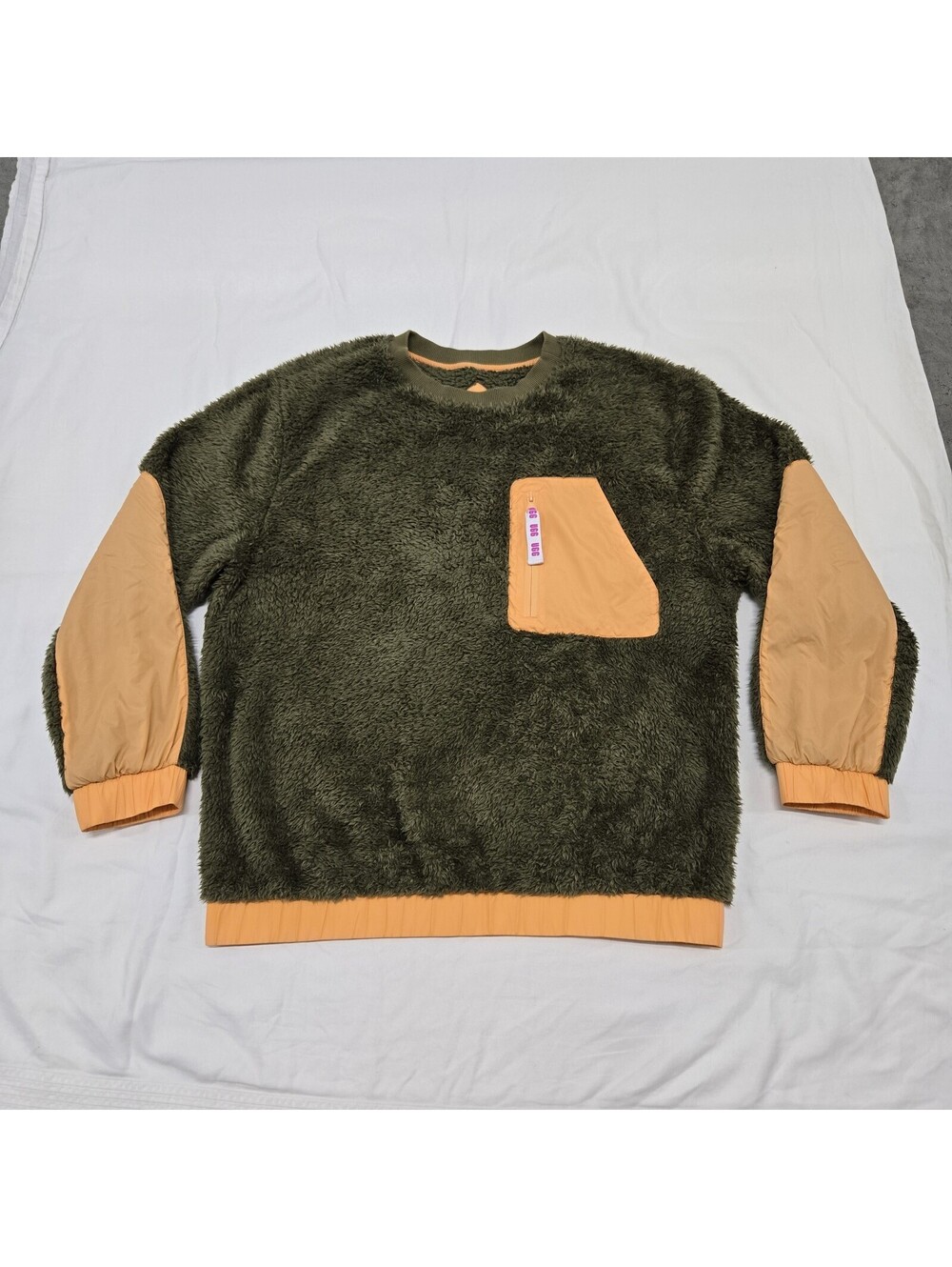 EUC Size MEDIUM Women's UGG Niko Sherpa Crewneck Pullover Olive Green Orange